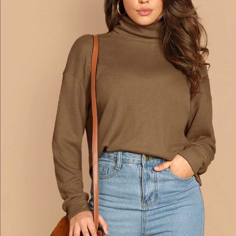 New cute light weight sweater